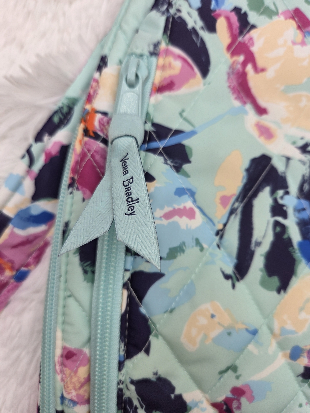 Vera Bradley NWT Quilted Floral Sling Crossbody Backpack Bag - Picture 4 of 10